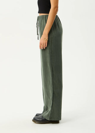 Gerry Cupro Pant - Deep Green