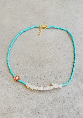 Quartz Daisy Necklace - Pink