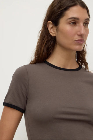 Kourt Contrast Bind Tee - Bark/Black