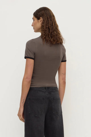 Kourt Contrast Bind Tee - Bark/Black