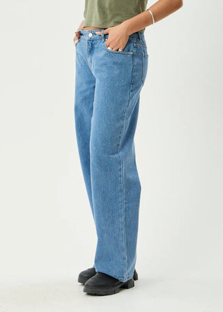 Alyra - Low Rise Wide Leg Jean - Worn Blue