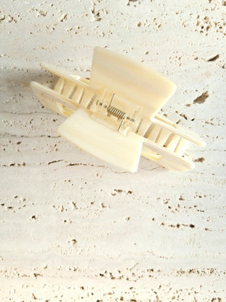 Lounge Claw Large - Cream - Goldn. - The Soho Movement