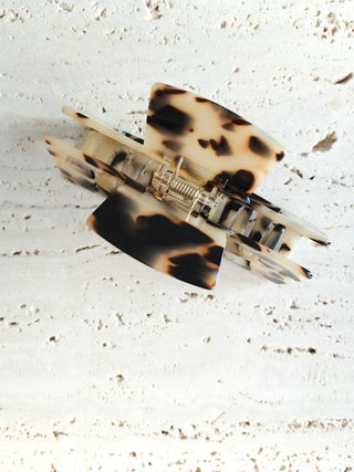 Lounge Claw Large - Tortoiseshell - Goldn. - The Soho Movement