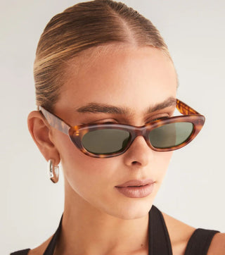 The Caroline - Hazel Tort/Green - Sunglasses - Banbé - The Soho Movement