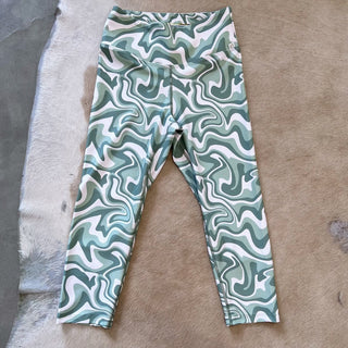 Capri Legging - Green Swirl - Flow Yogawear - The Soho Movement