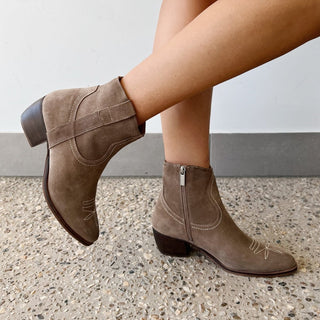 Dee Boot - Sand Suede - Human Premium - The Soho Movement