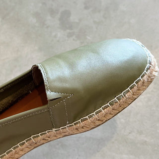 Ebony - Olive - Human Premium - The Soho Movement